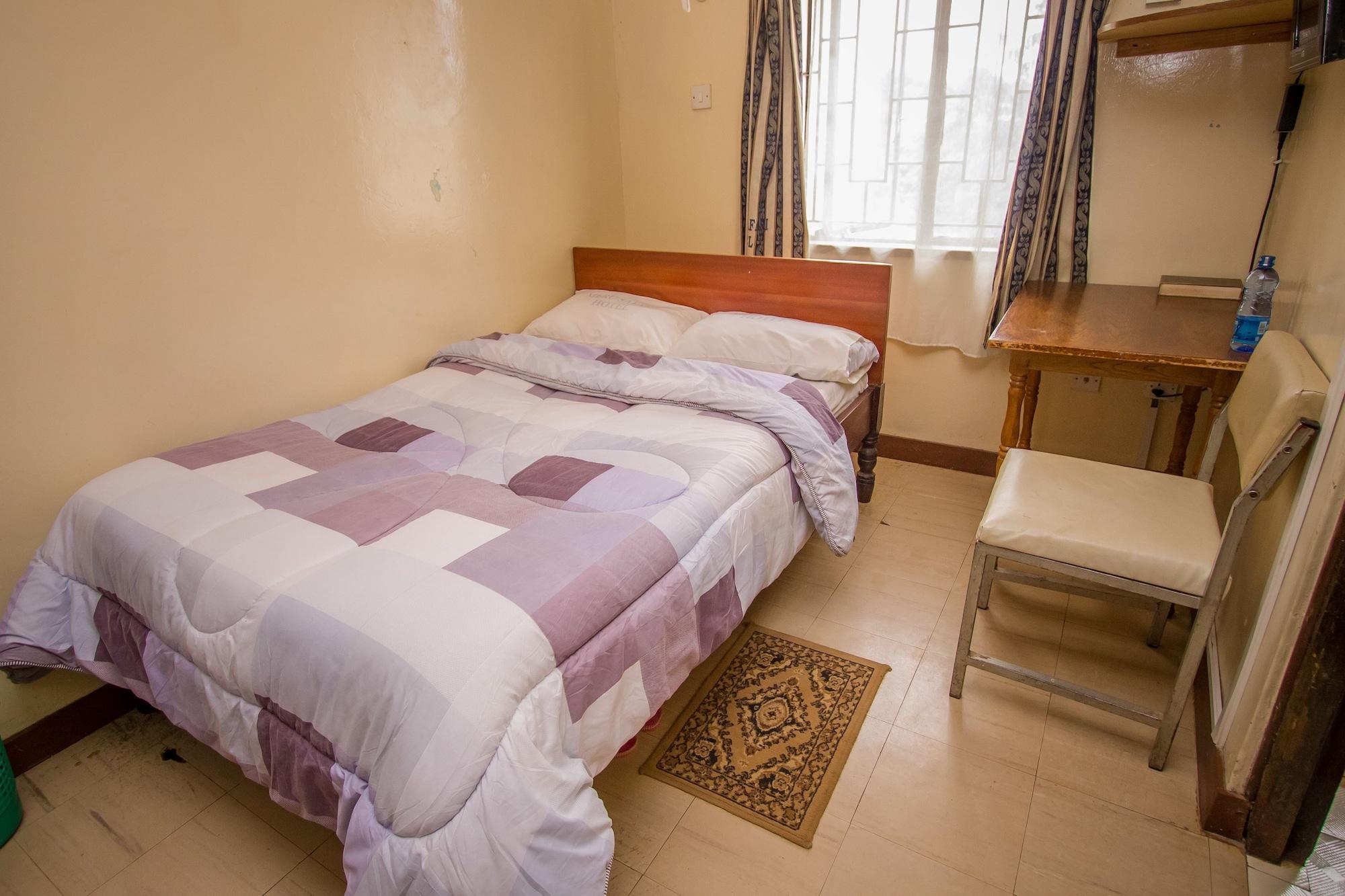 Meru Safari Hotel エクステリア 写真