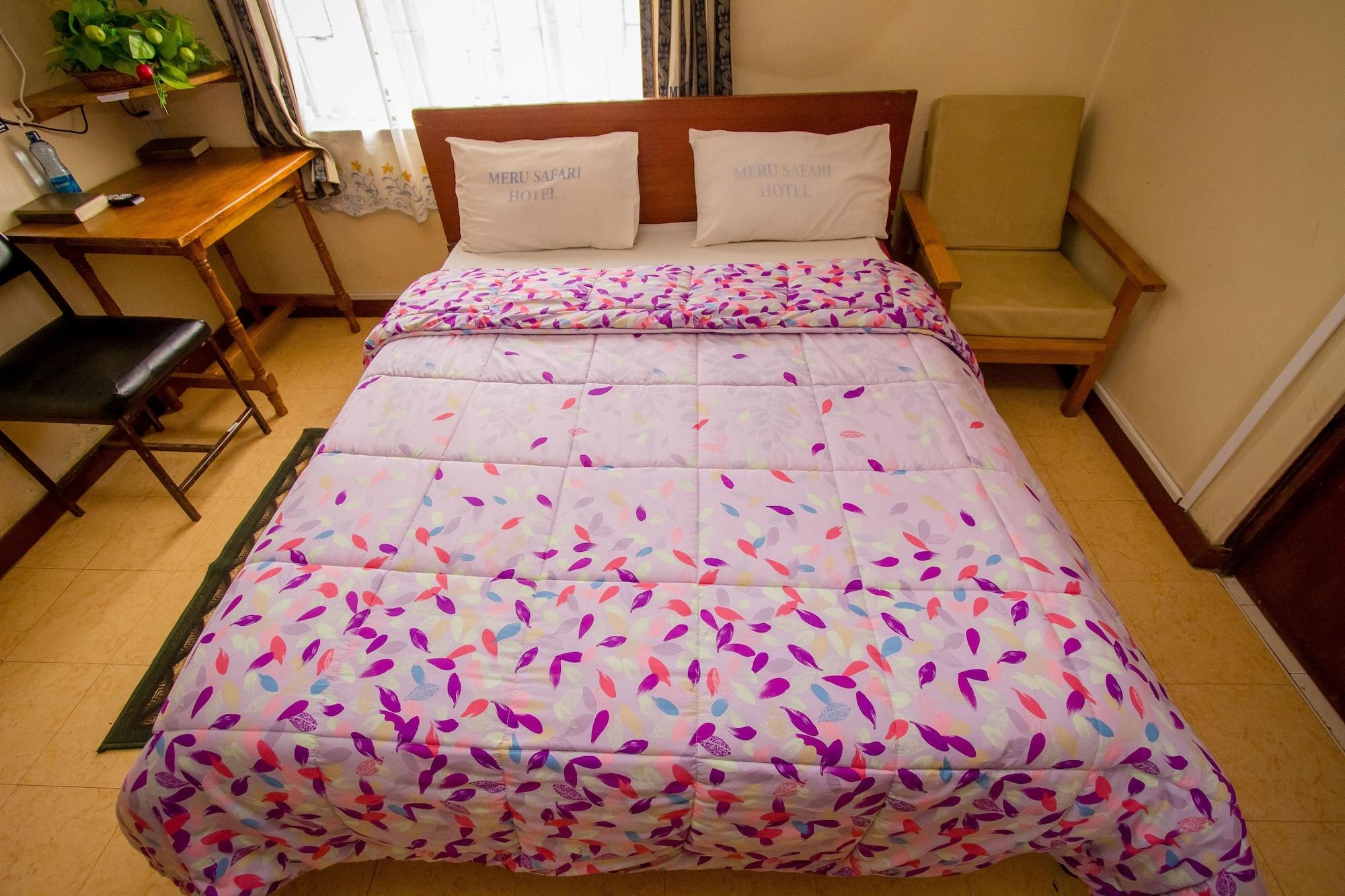 Meru Safari Hotel エクステリア 写真