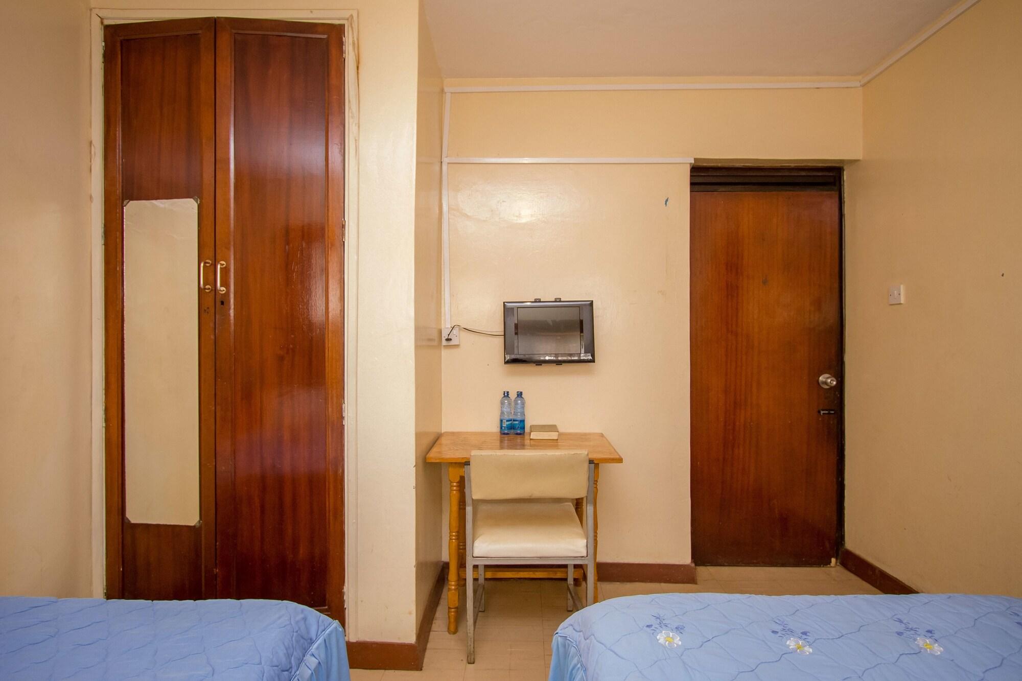 Meru Safari Hotel エクステリア 写真