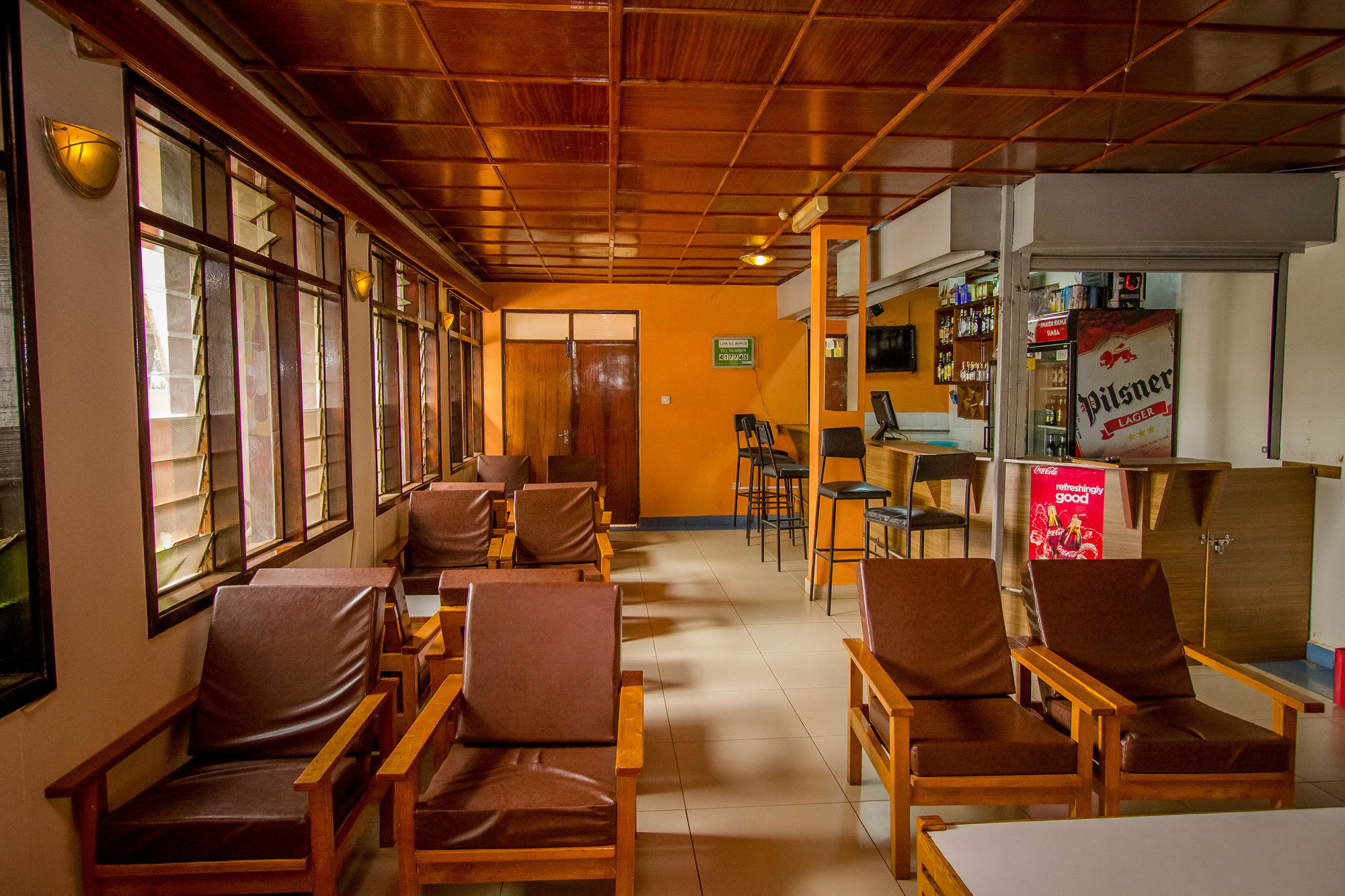 Meru Safari Hotel エクステリア 写真